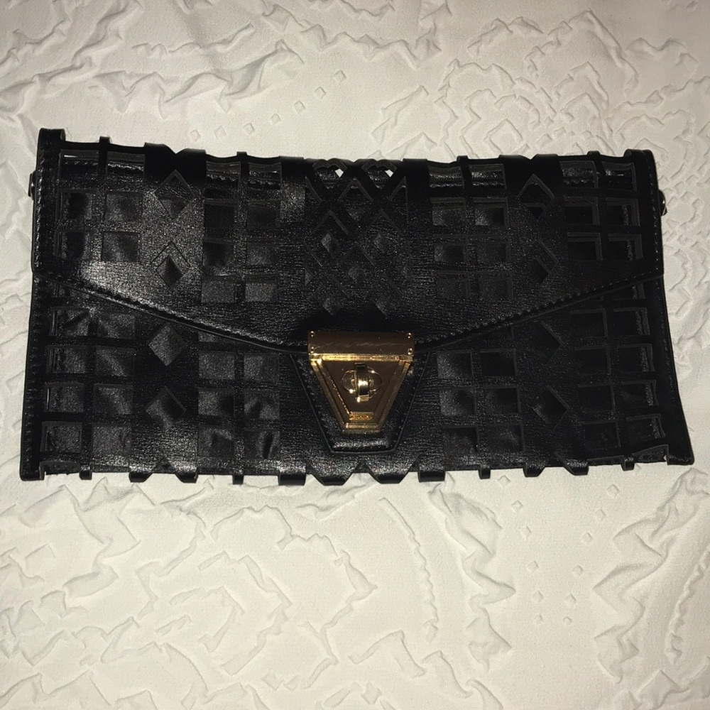Black clutch